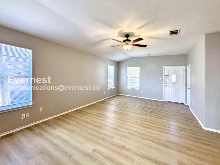 Building Photo - 306 Mossy Rock Dr