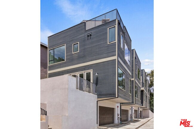 Building Photo - 172 S Avenue 58