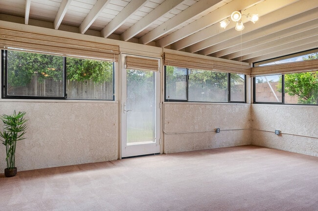 Building Photo - 288 Altair Ave