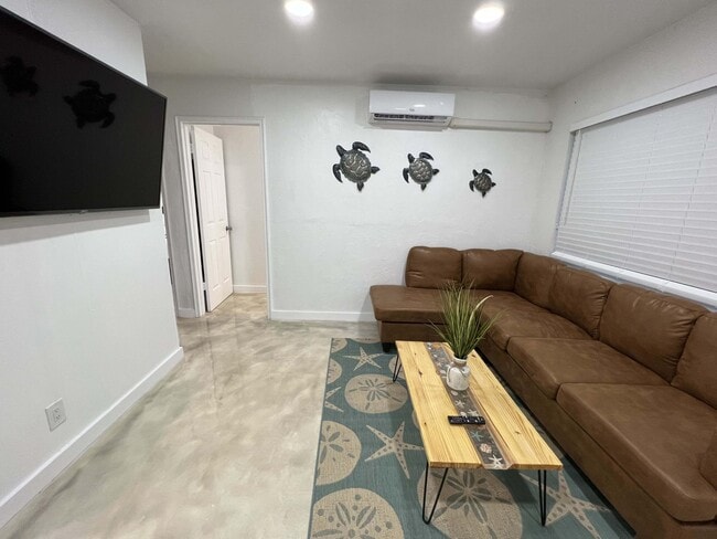 Building Photo - 2648 NE 15th Terrace