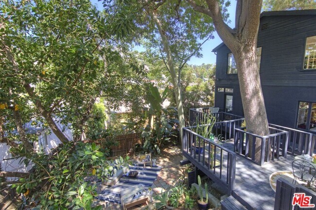 Building Photo - 1759 N Easterly Terrace