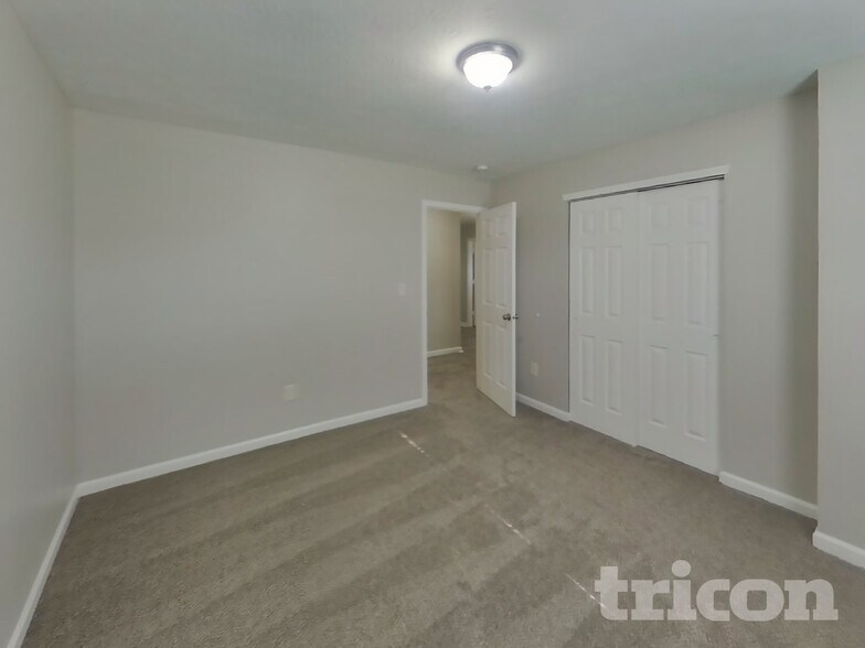Building Photo - 214 Rolling Ridge Dr