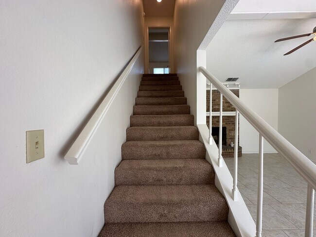 Building Photo - 5885 Creek Side Circle