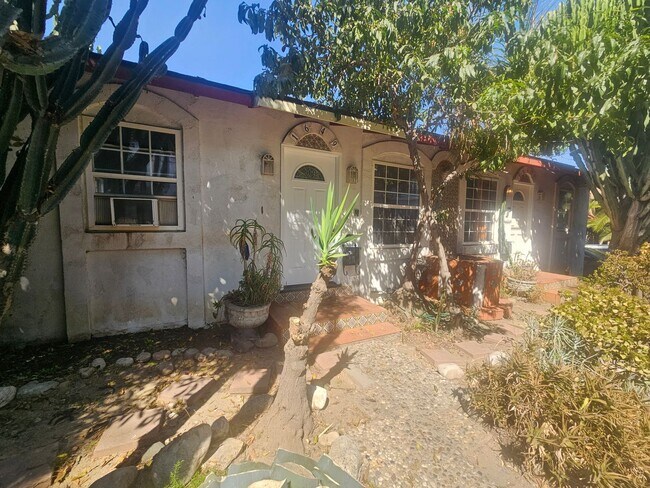 Building Photo - 1649 Sargent Pl