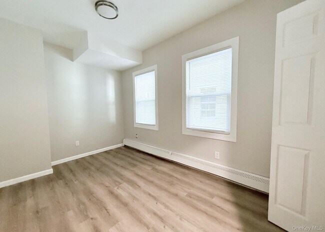 Building Photo - 621 2nd St