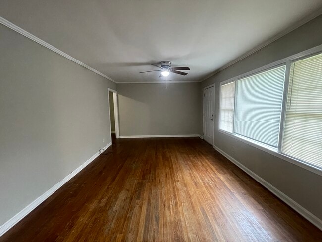 Building Photo - 103 Forest Way