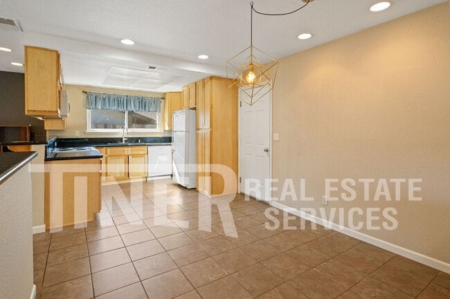 Building Photo - 8224 Longden Cir