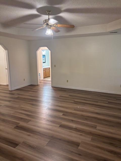 Building Photo - 1060 Waterway Dr