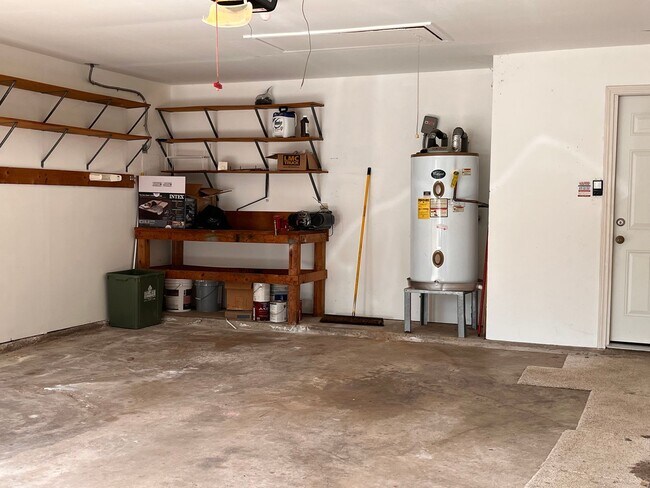 Building Photo - 4 Bedroom 2 Bath 2 Car Garage in Arlington - Excellent Location