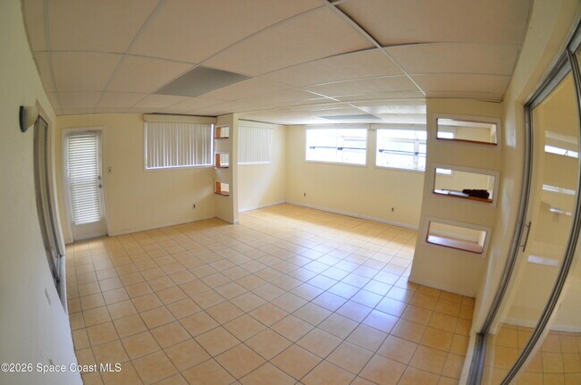 Building Photo - 300 Darrow Ave