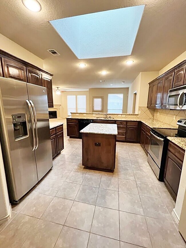 Building Photo - Great 3 Bdrm 2 Bath Home w Study in Argyle Tx
