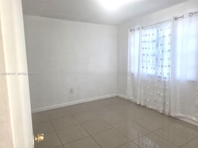 Building Photo - 84 NW 75th Ave