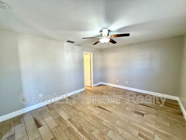 Building Photo - 7048 Hollowell Dr