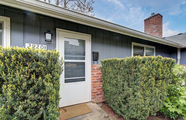 Building Photo - Heenan 2918-2920