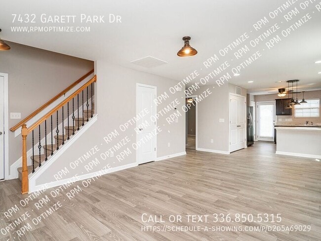 Building Photo - 7432 Garett Park Dr