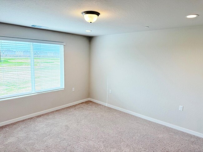 Building Photo - 2865 E Escarpa Dr