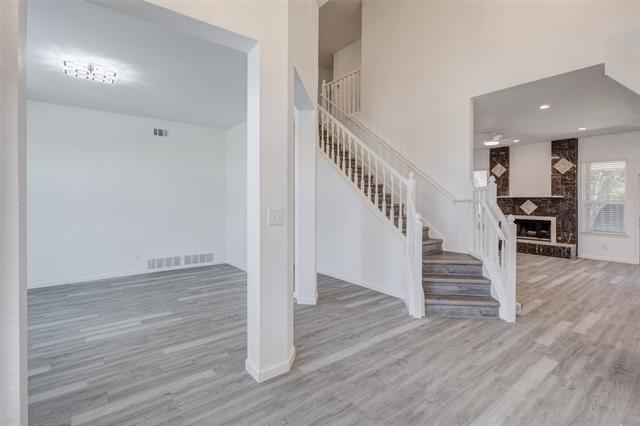 Building Photo - 1521 Palisades Dr