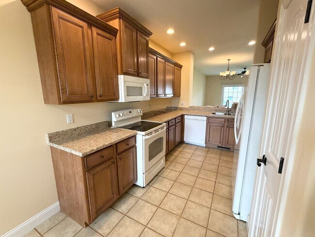 Building Photo - 1513 Stonebluff Ct