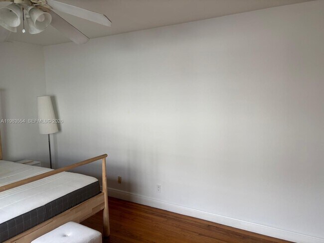 Building Photo - 233 Madeira Ave