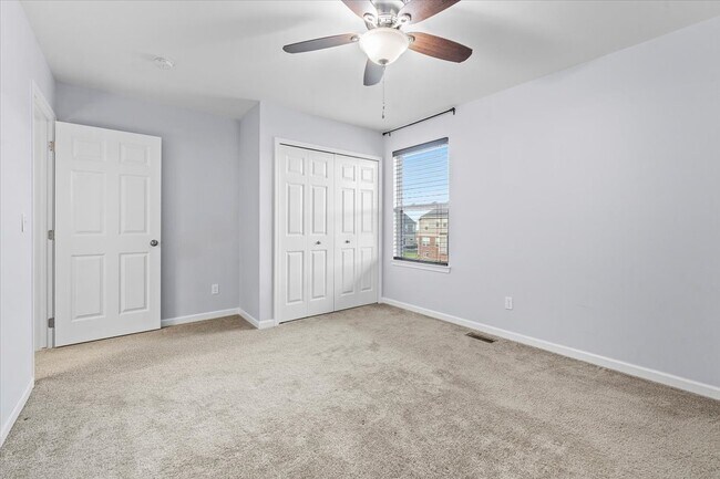 Building Photo - 928 Leafdale Dr
