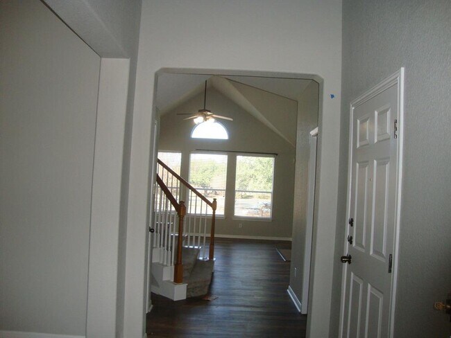 Building Photo - 914 Mesquite Hollow Pl