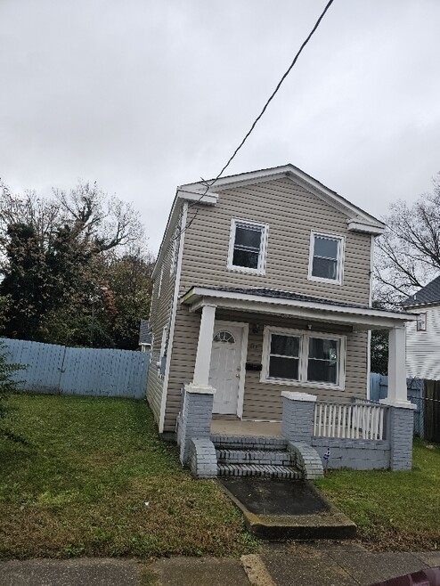 Building Photo - 410 Middlesex St