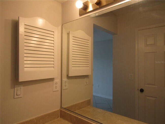 Building Photo - 6191 Timberlake Dr