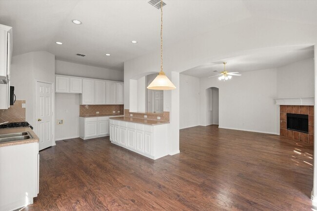 Building Photo - 6705 Terrace Glen Dr