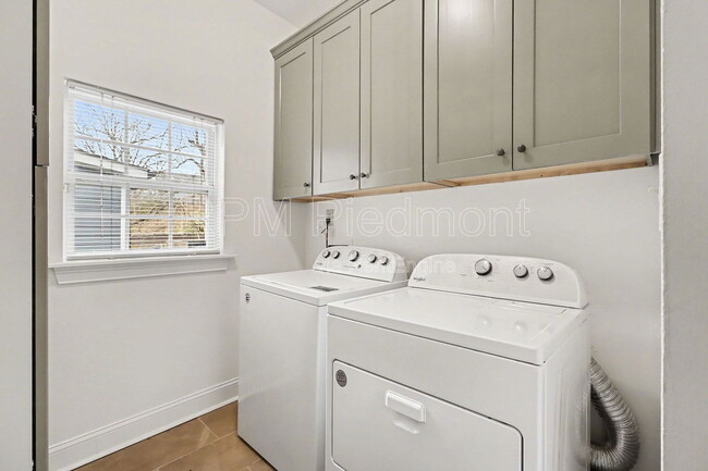 Building Photo - 160 Ormond St SE