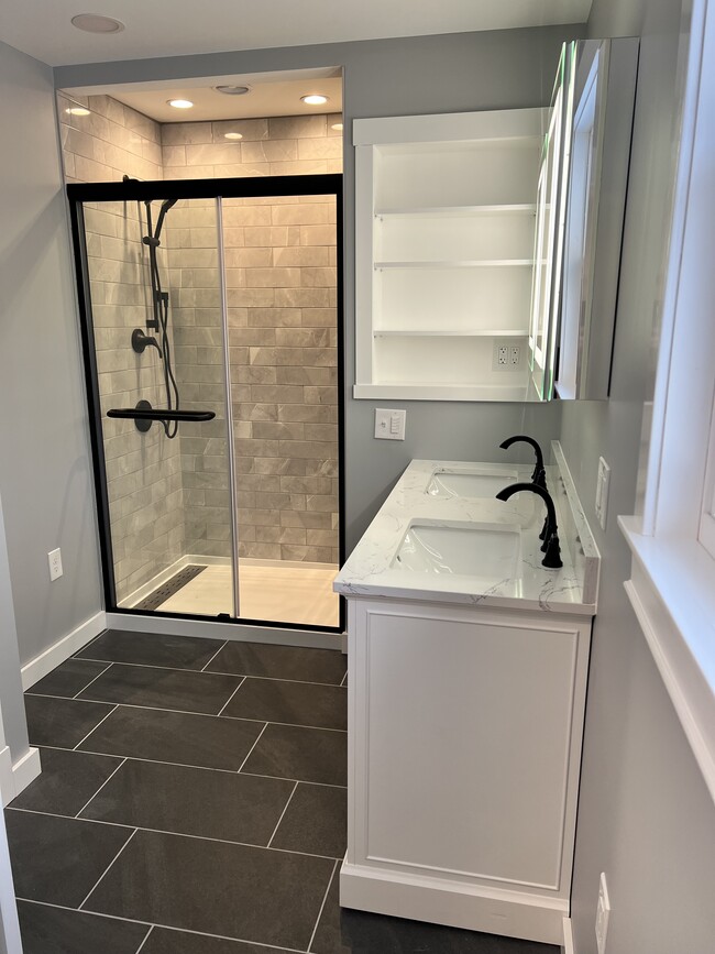 Building Photo - 4288 NY-50