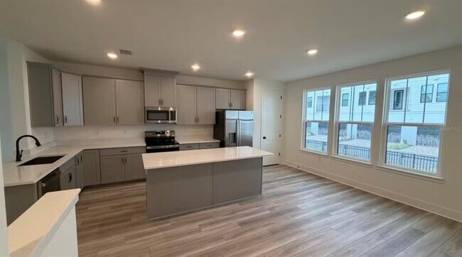 Building Photo - 15069 Groveside Rd
