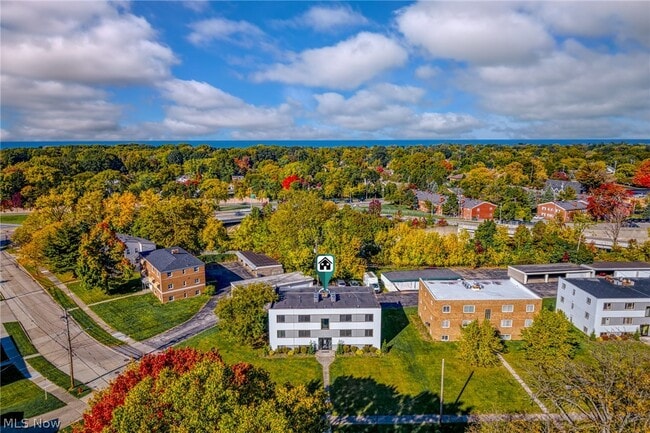 Building Photo - 1673 Southbend Dr