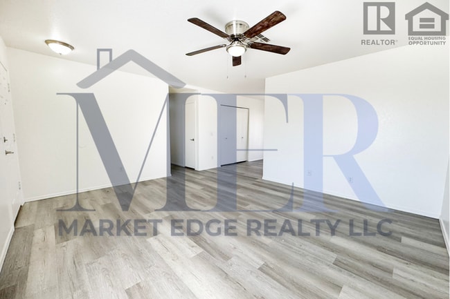 Building Photo - 3Bed/2Bath Home at 107th Ave/Olive! $399 M...