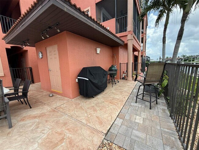 Building Photo - 1344 Mediterranean Dr