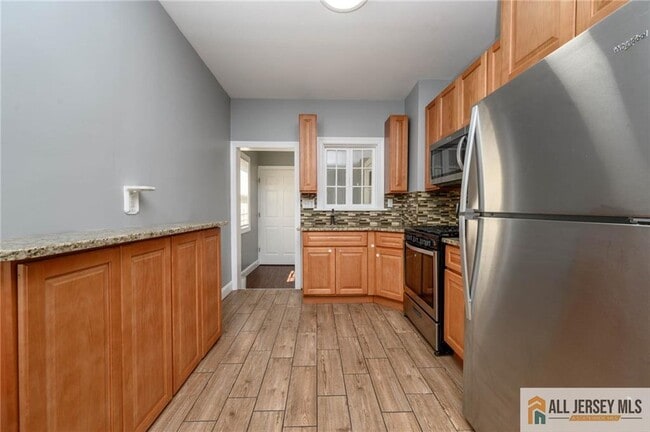 Building Photo - 307 Pershing Ave