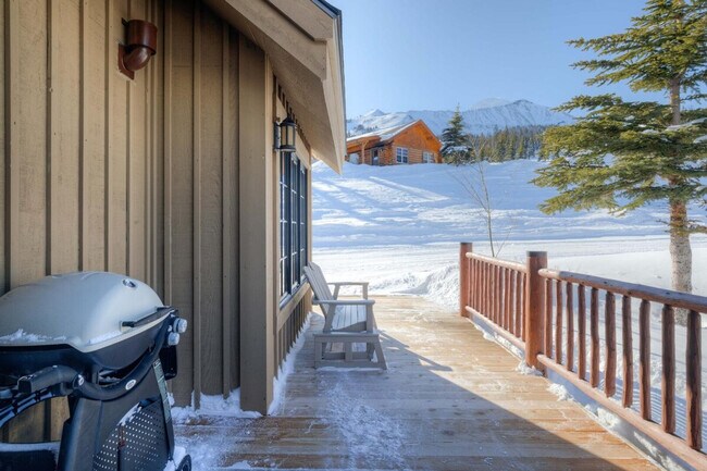 Building Photo - 5 Bandit Way