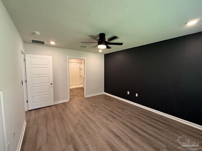 Building Photo - 6352 Burrow Ln