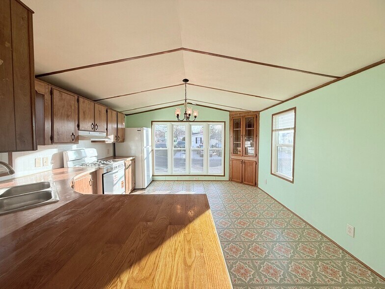 Building Photo - 52335 Harrisburg Ln