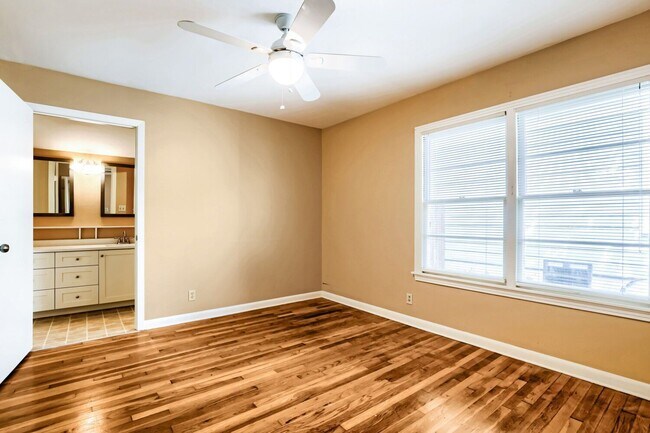 Building Photo - 1402 Cullen Ave