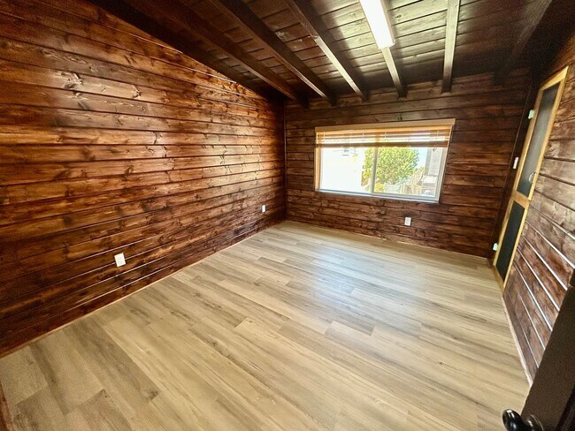 Building Photo - Charming 2 Bed / 2 Bath Coastal Retreat with Ocean Views in Ocean Beach