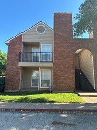 Building Photo - ONE BEDROOM, one bath! Condo by ACU!