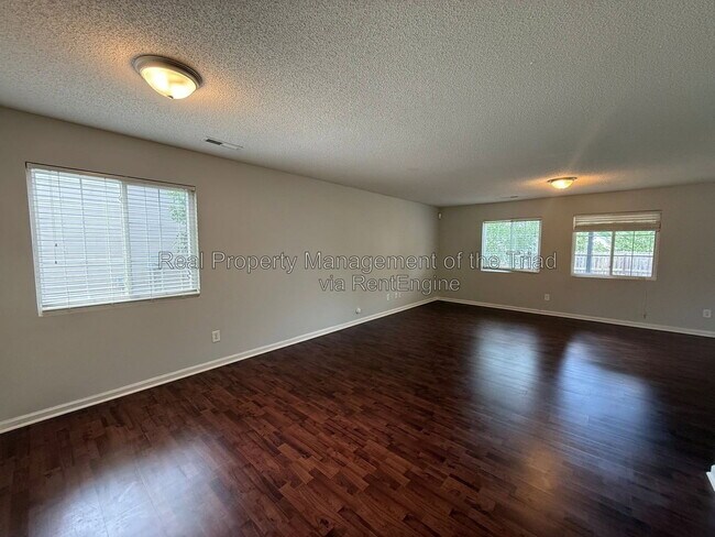 Building Photo - 809 Topsail Dr