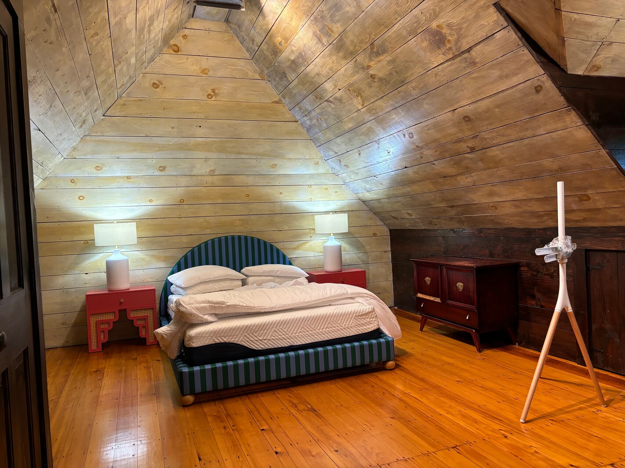 Master Bedroom - 50 Edgehill Rd