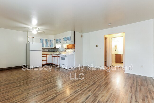 Building Photo - 207 Columbia Ave