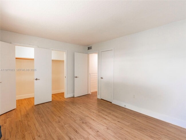 Building Photo - 8329 SW 137th Ave