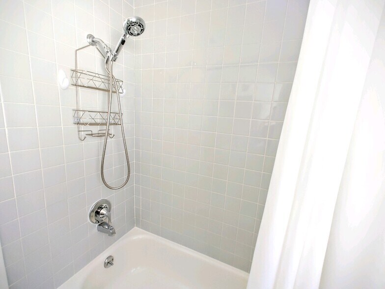 Building Photo - 5830 Camellia Dr