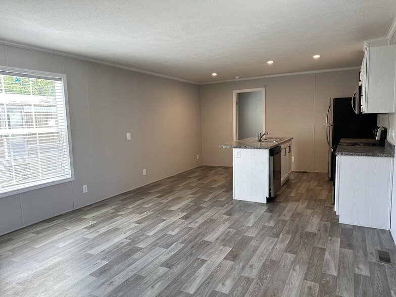 Building Photo - 2239 Wellington Green Dr