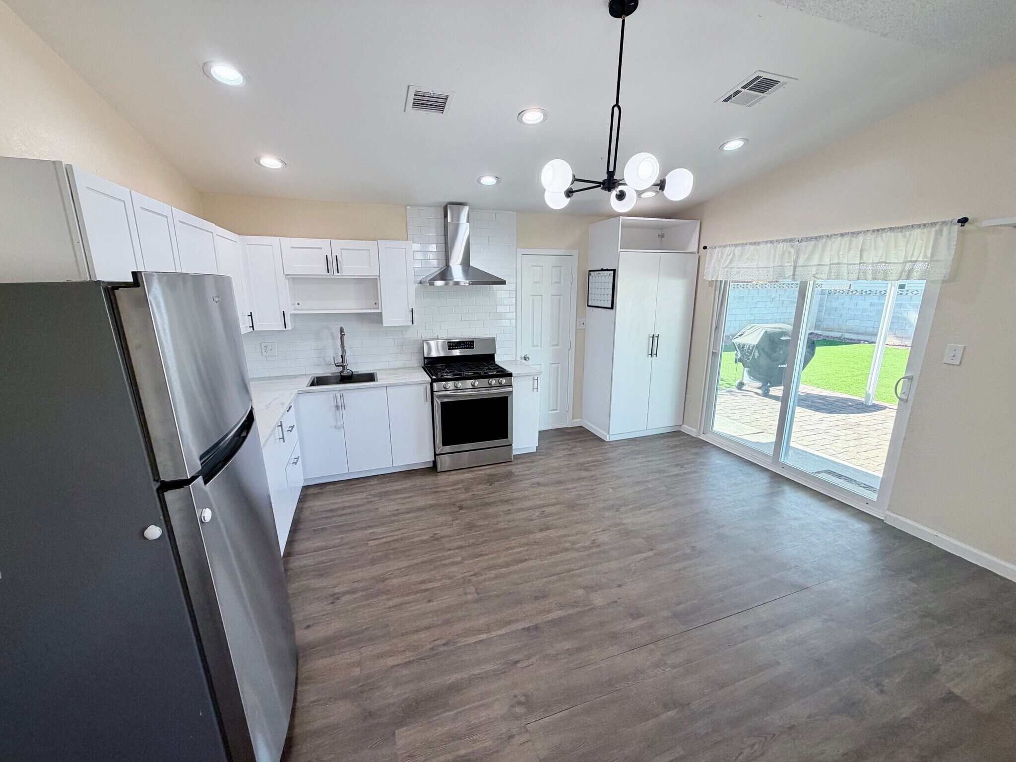 Building Photo - 6300 Espinosa Ave