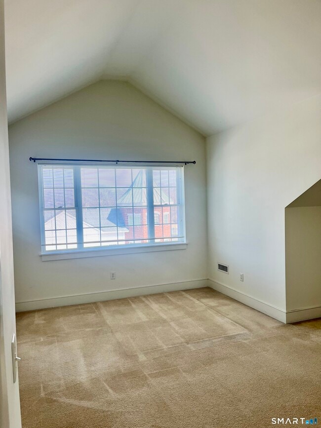 Building Photo - 1343 Boston Post Rd