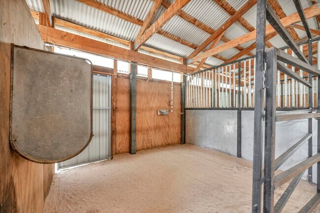 Building Photo - FULLY FURNISHED HOME in a PEACEFUL RANCH-STYLE SETTING with MOUNTAIN VIEWS & MODERN UPGRADES IN S...